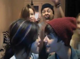 Justin bieber selena gomez call me maybe feb20a.jpg