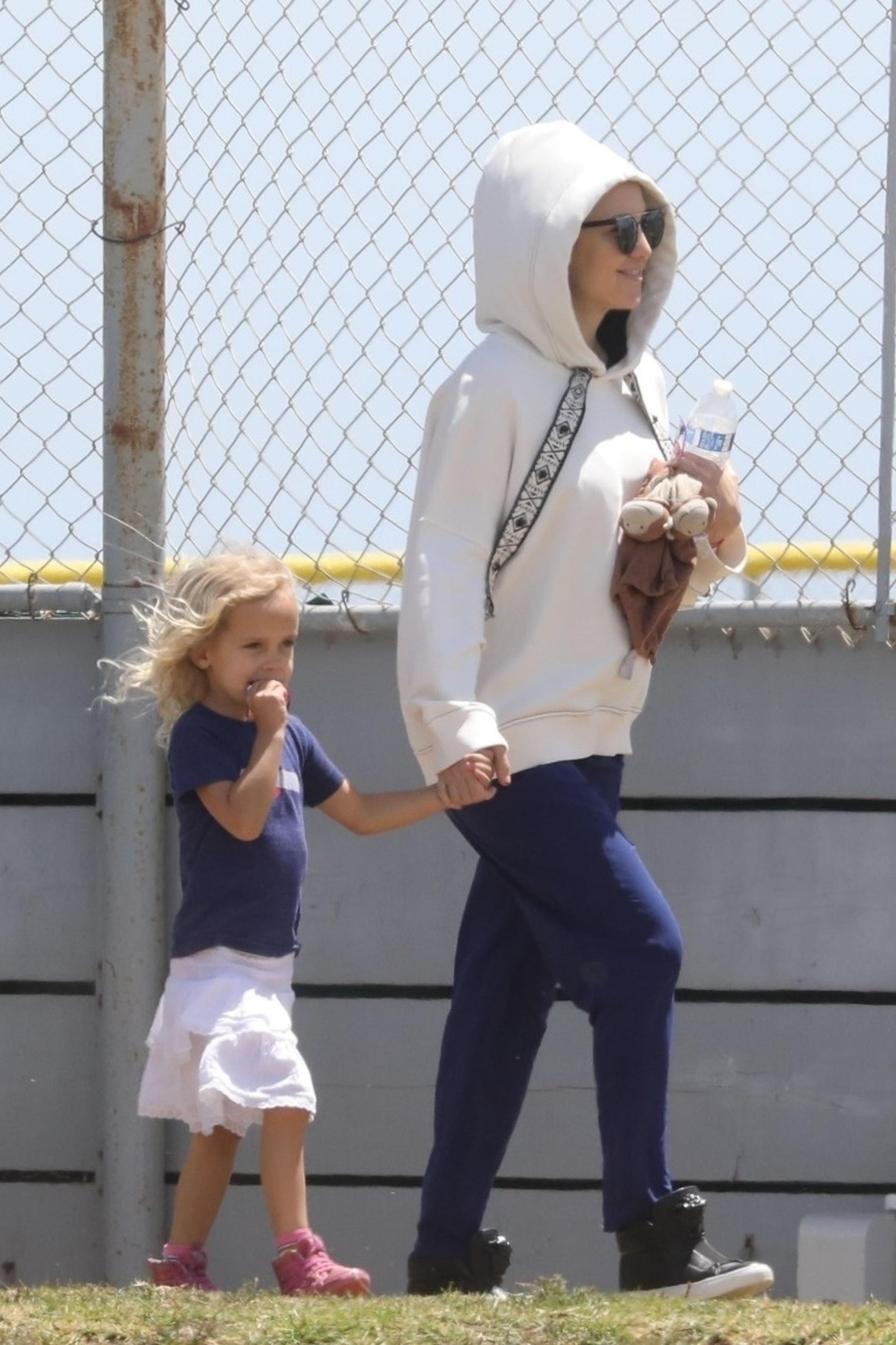 *EXCLUSIVE* Kate Hudson and family at baseball practice in Malibu