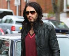 2010__02__Russell_Brand_Feb8_main 225&#215;181.jpg