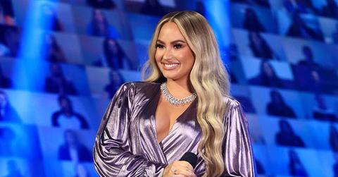 Demi Lovato Jokes About Getting Unengaged At People's Choice Awards