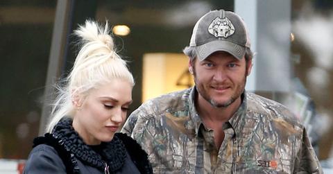 gwen-stefani-blake-shelton-fan-selfie-