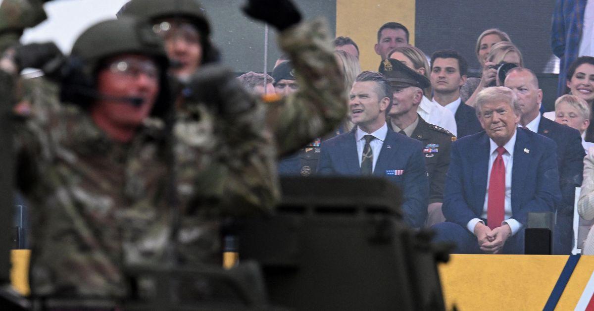 Photo of United States Army personnels and President Donald J. Trump