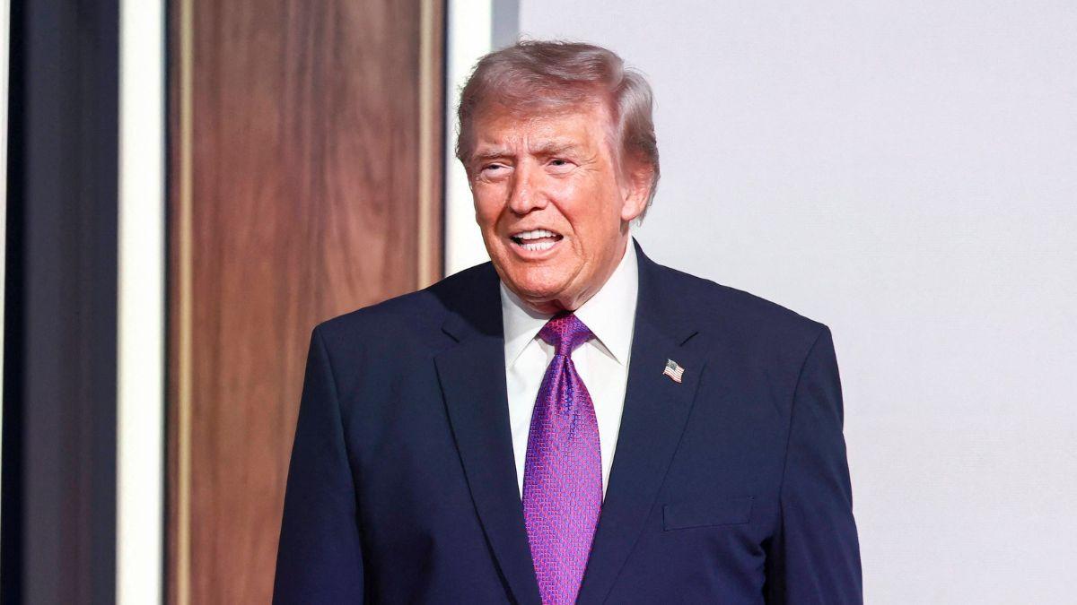 Image of Political commentary reshaped late-night television.
