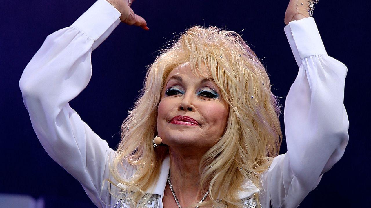 Photo of Dolly Parton.