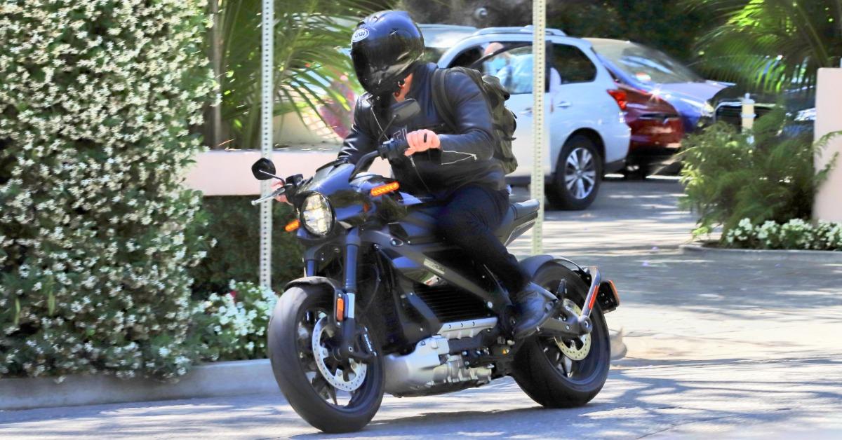 fast track to love ben affleck races his motorcycle to jennifer lopezs la home