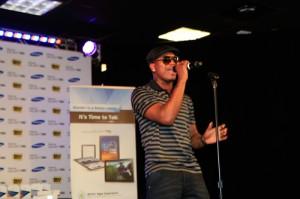 2011__06__Ne_Yo_June14newsnec 300×199.jpg