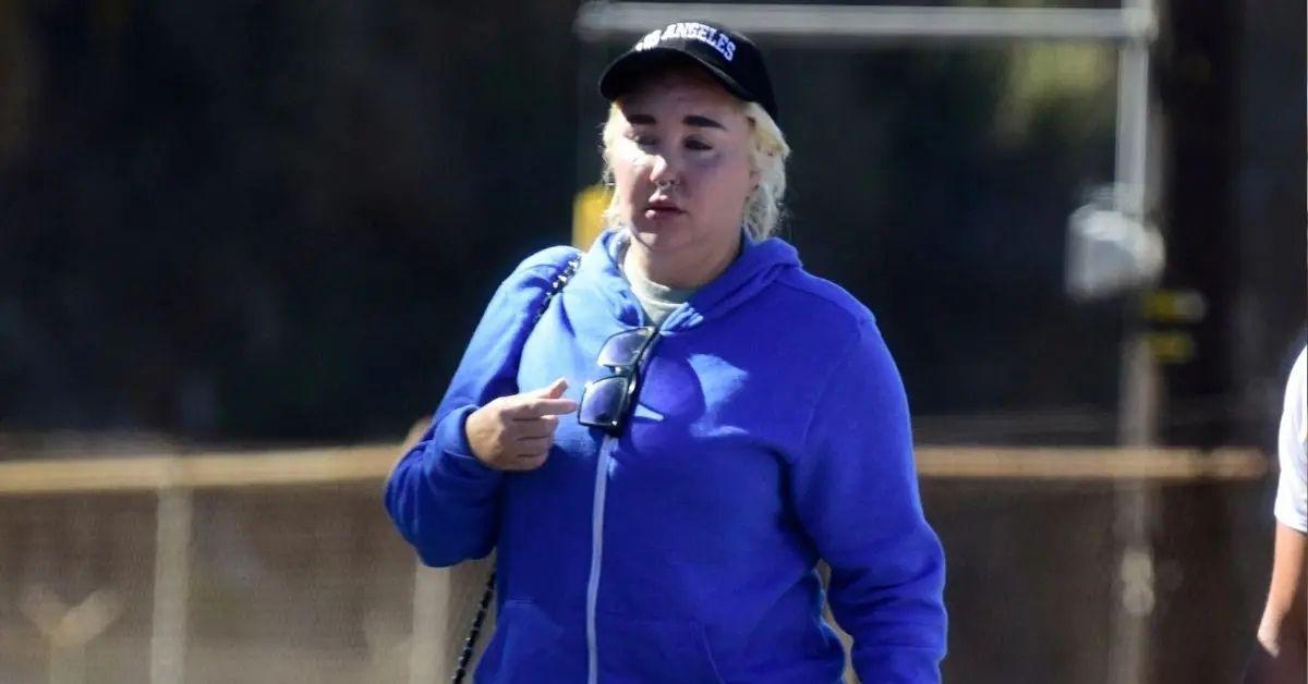 Photo of Amanda Bynes is reportedly dating a man named Zachary.