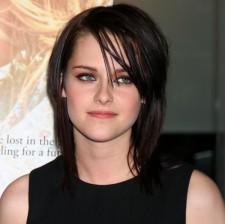 2010__02__Kristen_Stewart_Feb22newsne 225×224.jpg