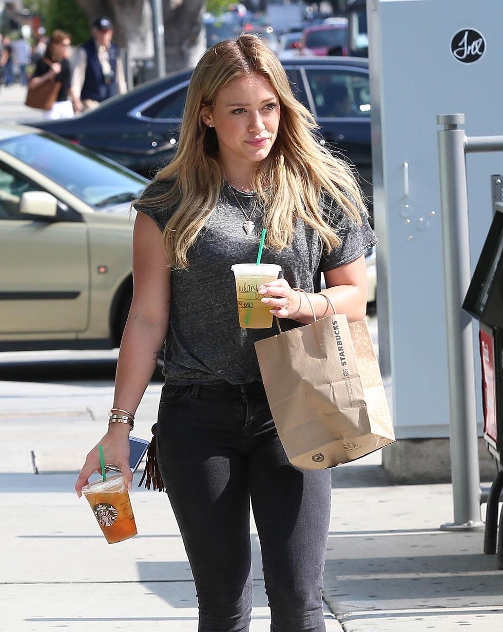 Hilary Duff Stops By Starbucks