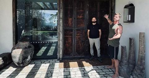 chris hemsworth feet