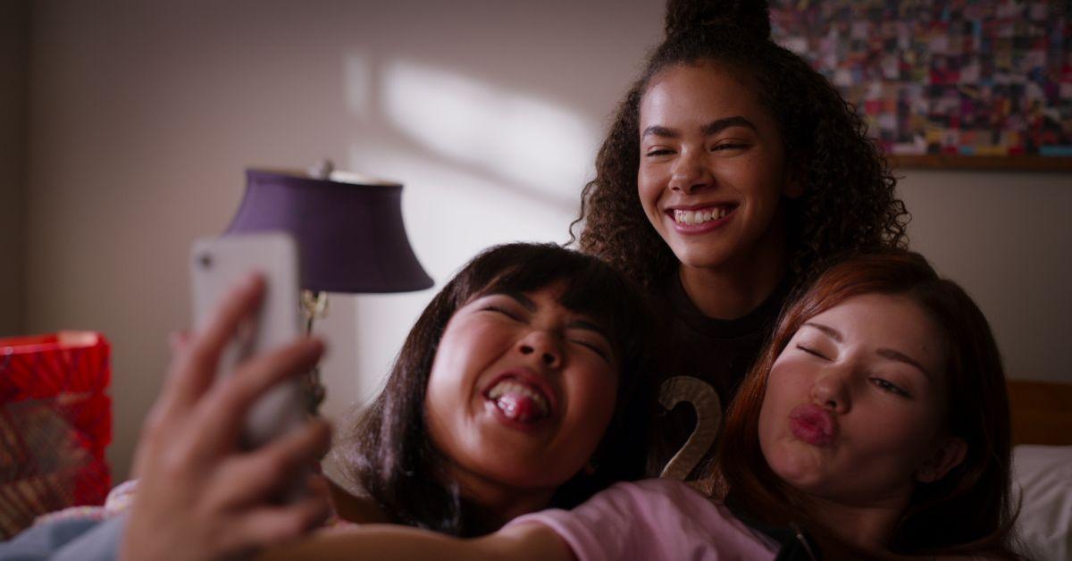'Ginny & Georgia' Season 3: Who Is The Father Of Georgia's Baby?
