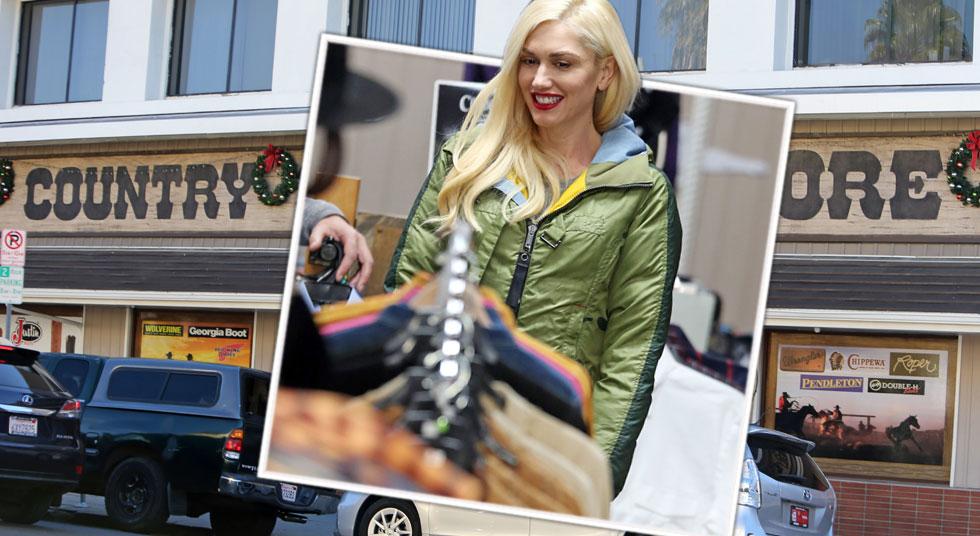 I’ll Be Home For Christmas! Gwen Stefani Shops For Blake Shelton’s ...