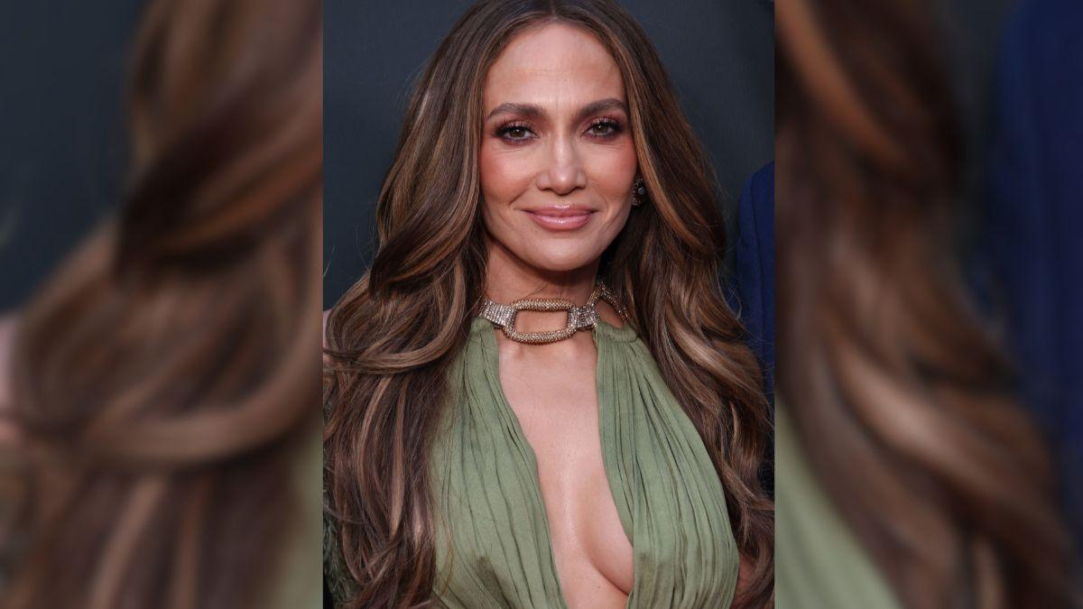 Image of Jennifer Lopez's fitness stunned fans during her surprise performance at the Obsessed fest.