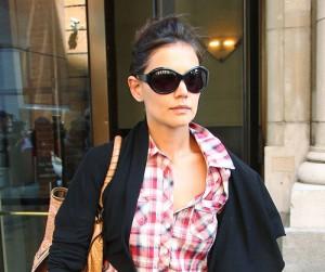 2010__05__Katie_Holmes_May25_1039a 300×274.jpg