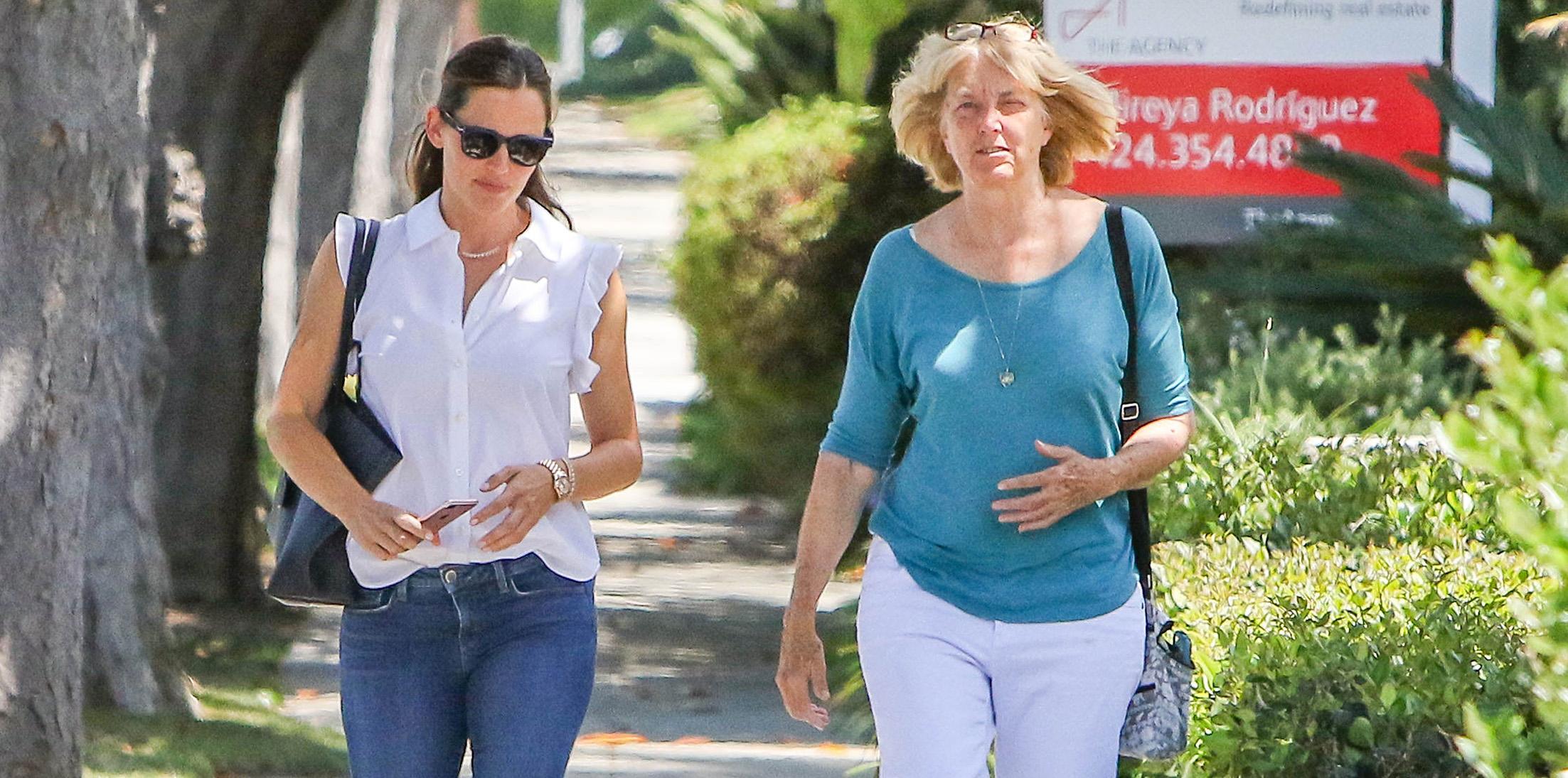 Jennifer garner ben affleck mom feature