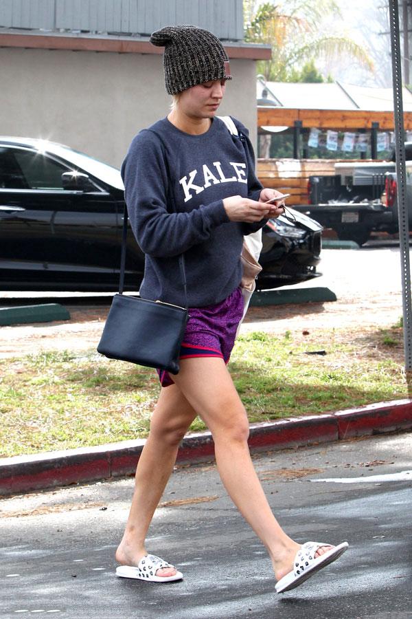 Kaley cuoco makeup free new boyfriend 02