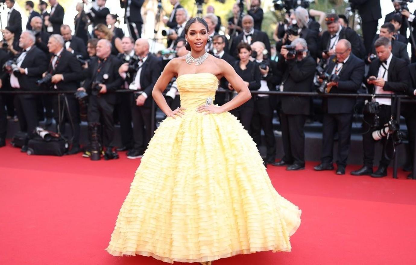 Michael B. Jordan and Lori Harvey Turn Heads At Oscars Afterparty In First  Red Carpet Debut