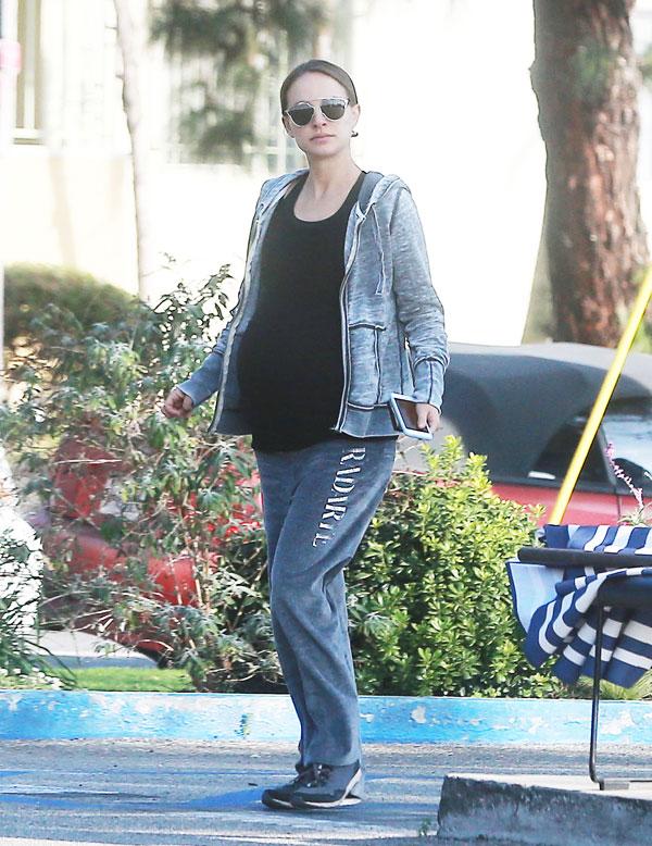 Pregnant natalie portman photos bank 04