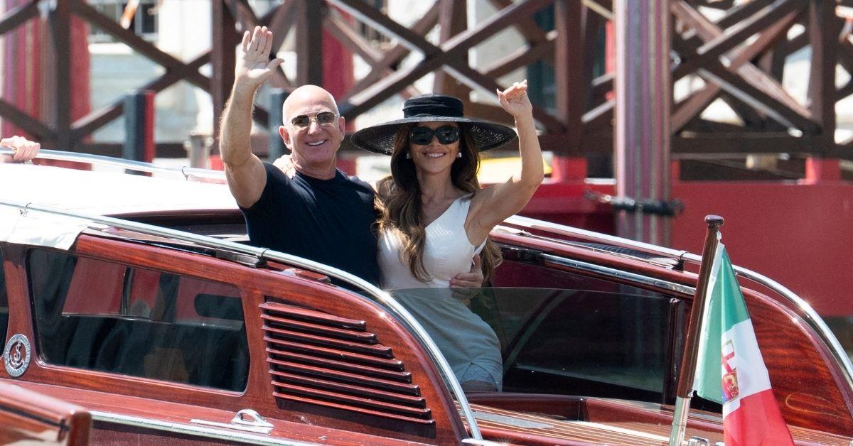 Photo of Jeff Bezos and Lauren Sánchez 