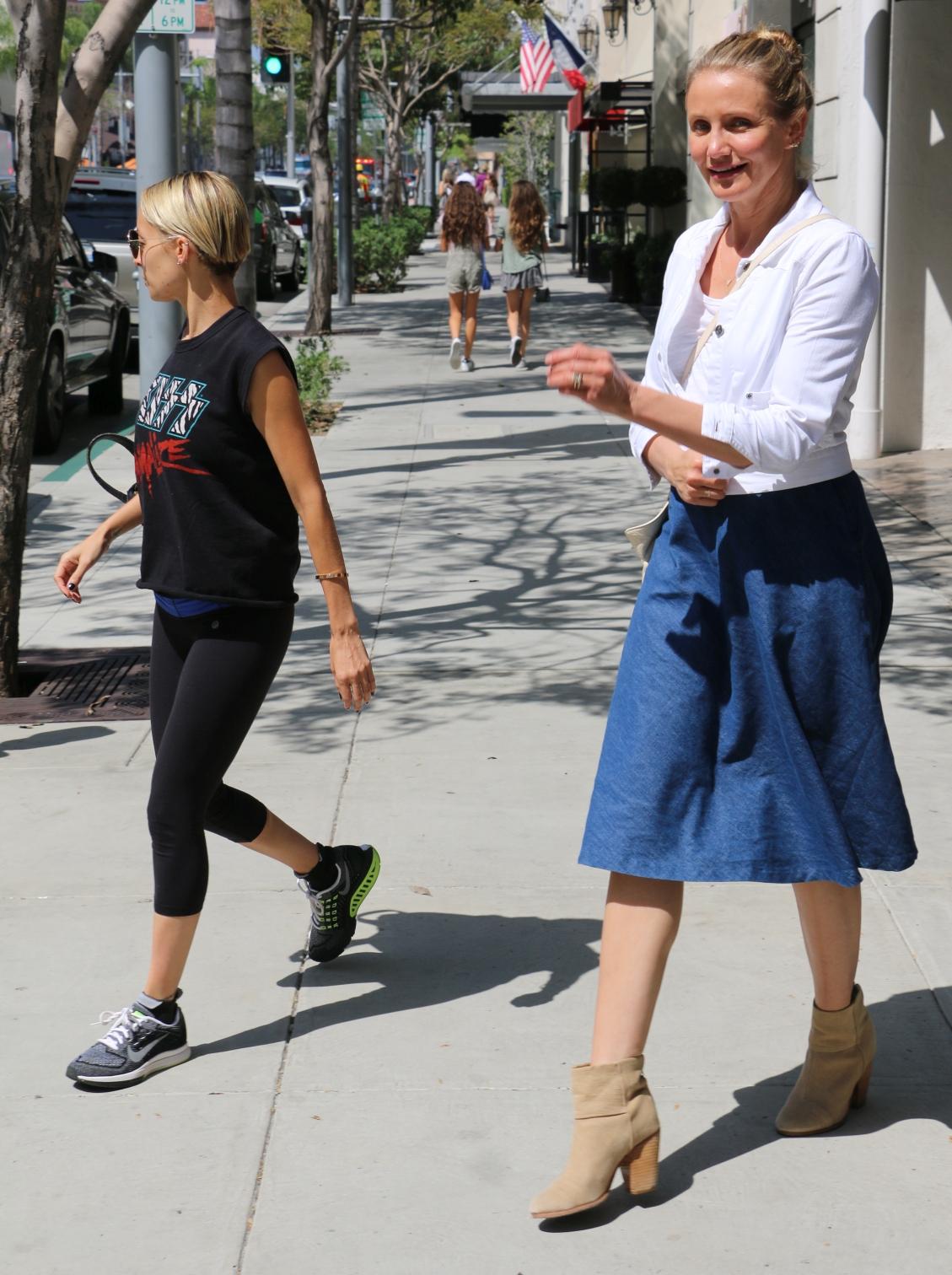 EXCLUSIVE: Cameron Diaz Seen Leaving SugarFish With Sister In Law Nicole Richie