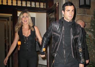 Jennifer aniston justin theroux dec22nea.jpg