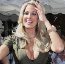 2009__08__wenn2358985 225×224.jpg