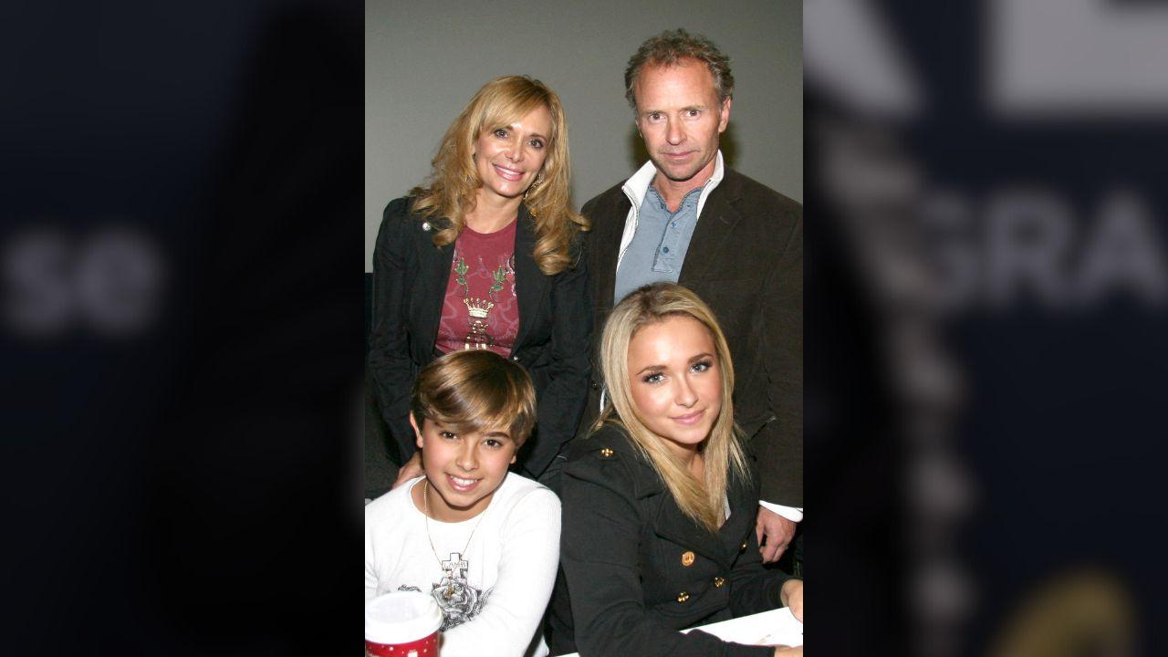 image of Hayden Panettiere’s family 