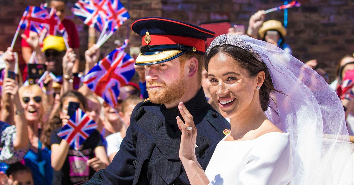 prince harry meghan markle declare war on buckingham palace pp