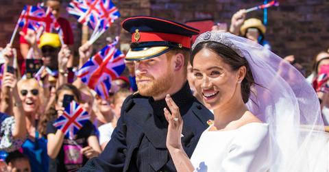 prince harry meghan markle declare war on buckingham palace pp
