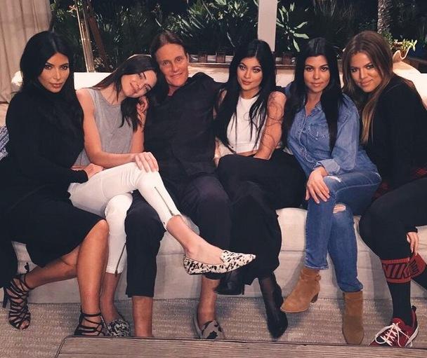 Keeping up with the kardashians contract 01