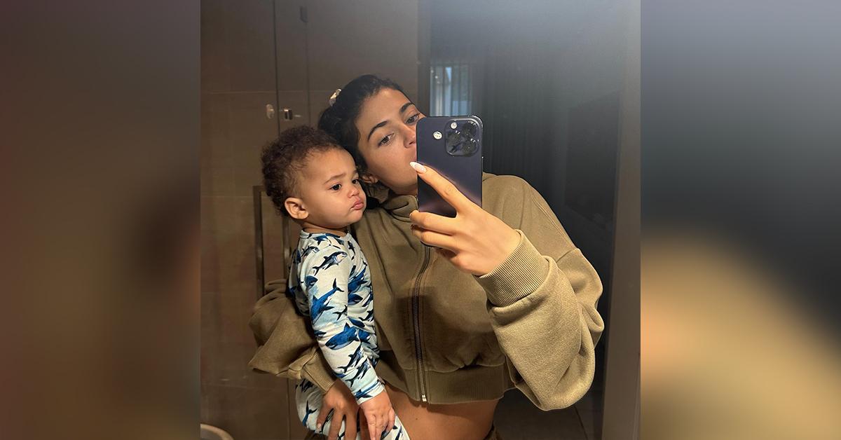 kylie jenner son aire first trip disneyland never reconcile travis scott pp