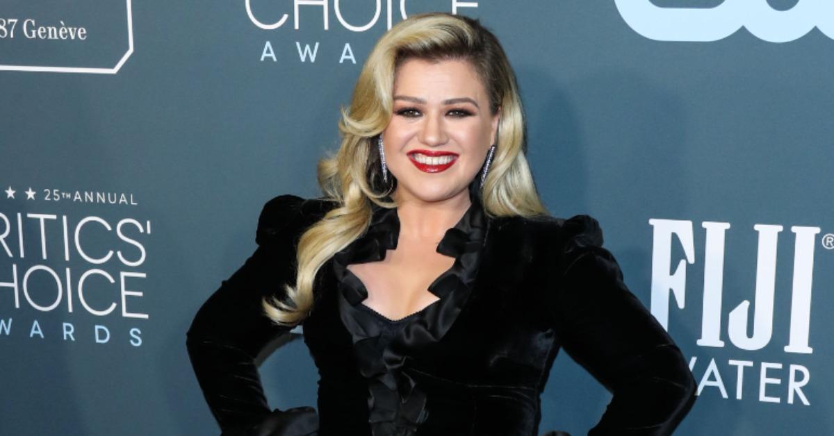 kelly clarkson quits the voice spend time children divorce