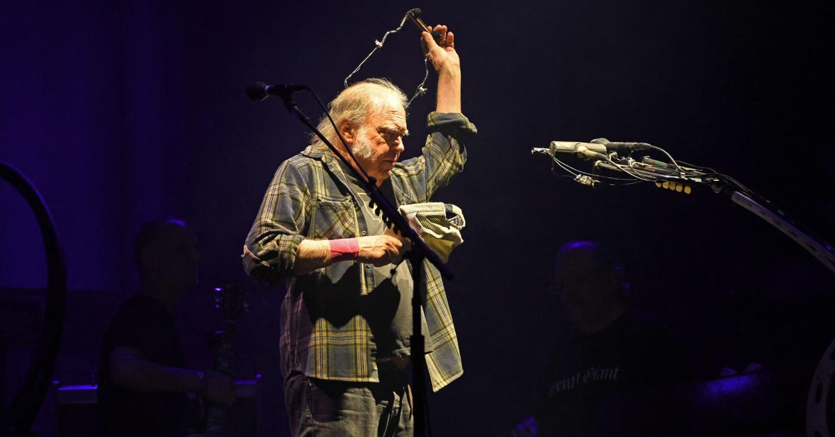 Image of Neil Young is married to Daryl Hannah.