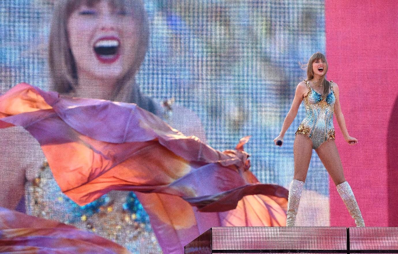 jason kelce insists did not fall asleep taylor swift eras tour concert