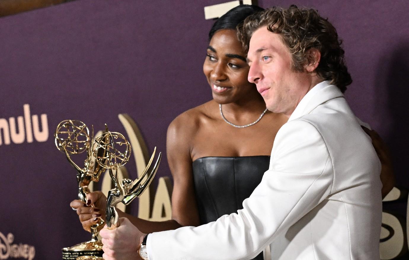 steve martin martin short fans outraged jeremy allen white wins emmys