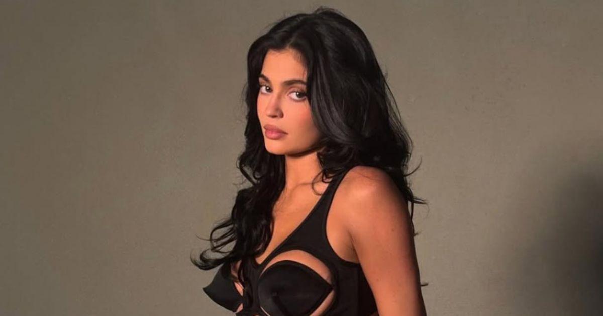 Image of Kylie Jenner's former housekeeper placed a note on her massage bed about her conditions.