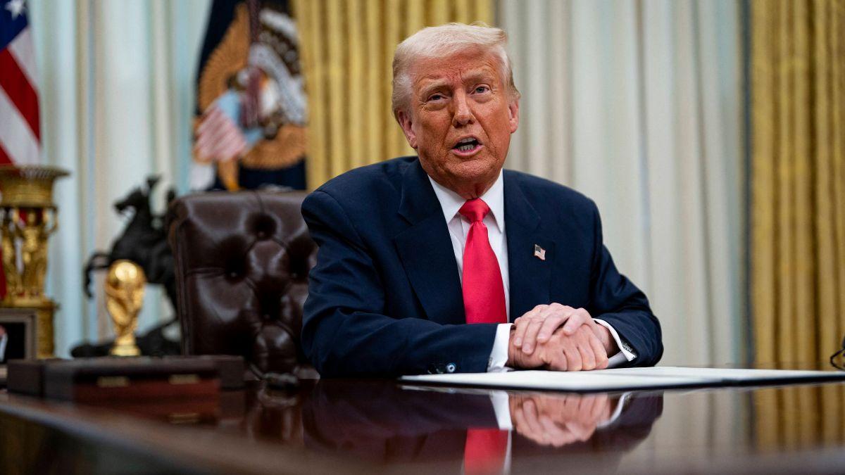 Donald Trump Sparks Dementia Fears as He Shares Confusing Photo of 'Great Daughter' Before Father's Day