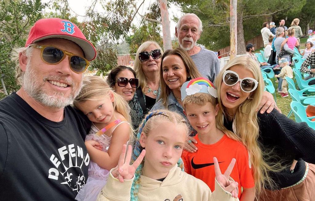 Jessica Simpson Posts Photo From Children's First Day Of School