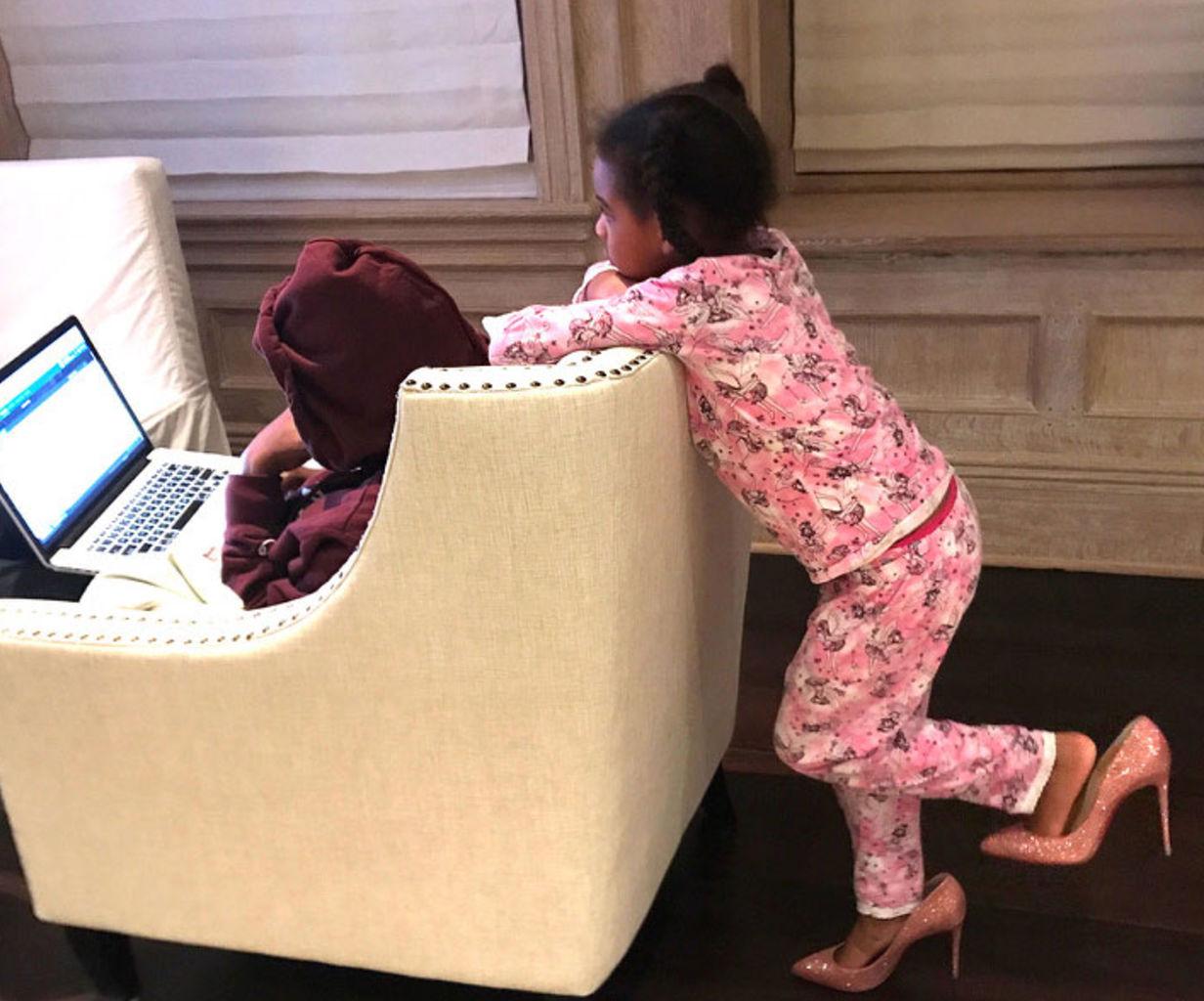 Beyonce Booty Bum Pink Pants After Twins Photos2