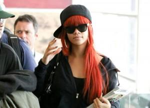 2011__03__MARCH10_Rihanna_110 300&#215;217.jpg