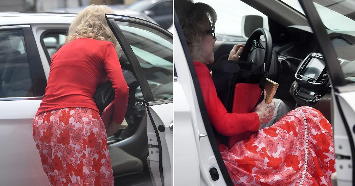 Photo of Barbara Eden was photographed leaving a hair salon.