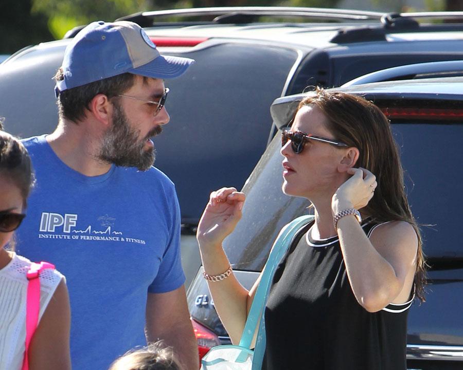 Ben affleck jennifer garner smiling splash 02