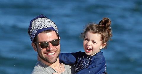 Max Greenfield Enjoys Maui With His Daughter