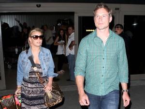2010__07__Jessica_Simpson_Eric_Johnson_July15_10main 300&#215;225.jpg