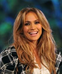 2011__04__Jennifer_Lopez_April21news 209×300.jpg