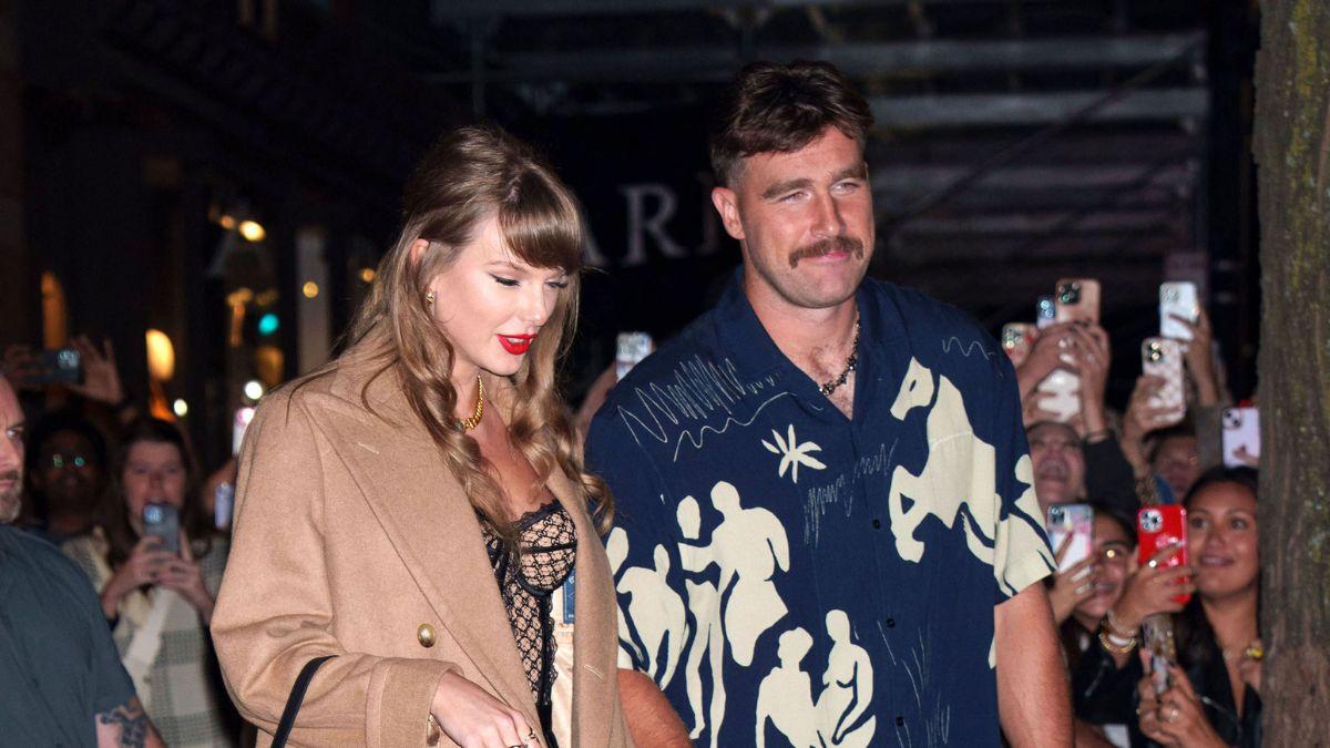 Image of Private sightings fueled fans' anticipation.