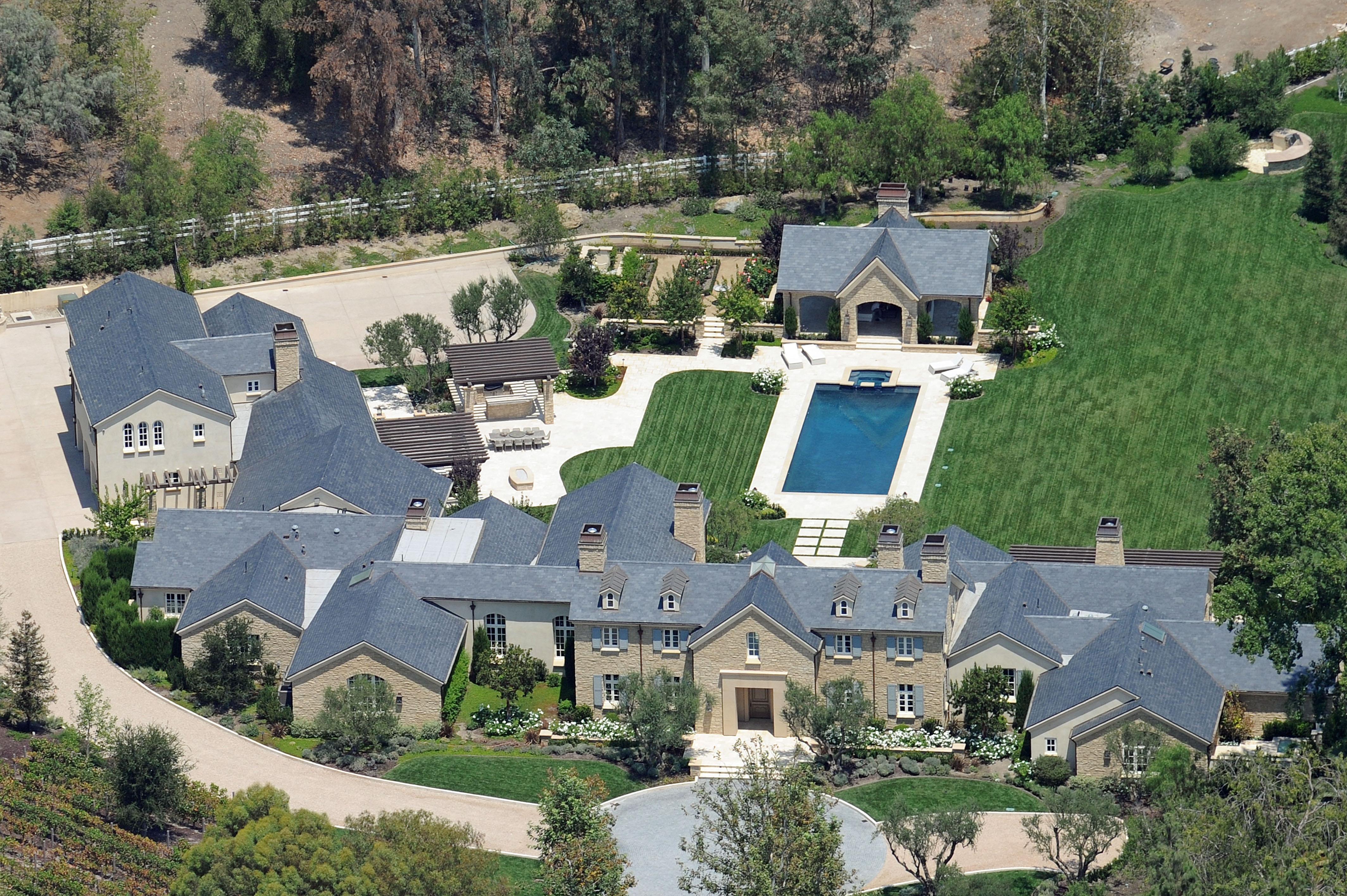 Kim Kardashian and Kayne West reportedly bought a new mansion in Hidden Hills, California