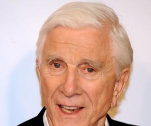 2010__11__Leslie_Nielsen_Nov29news 300×289.jpg