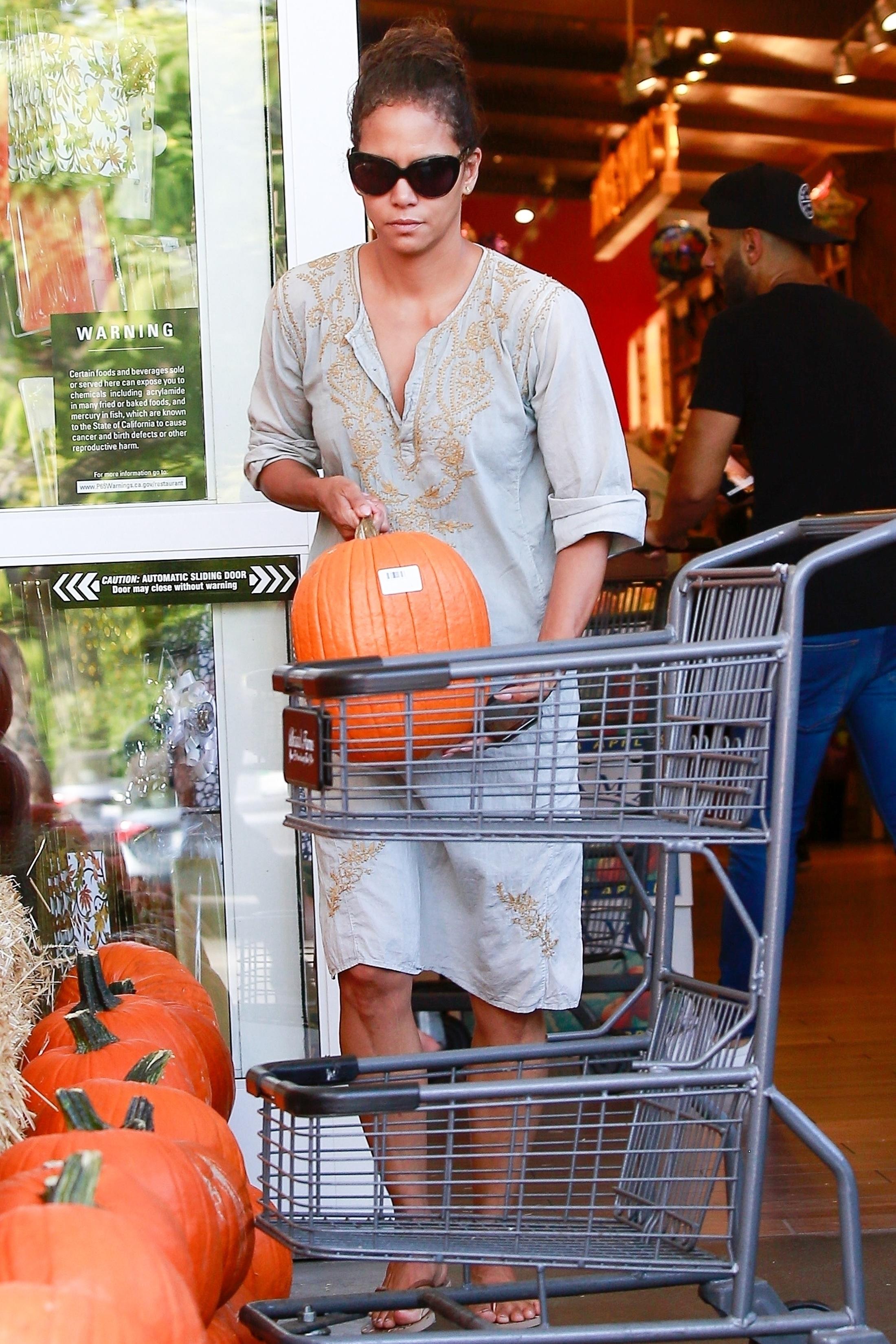 *EXCLUSIVE* Halle Berry is on the quest for the perfect pumpkin in Beverly Hills!