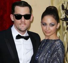 2010__03__joel_madden_nicole_richie_march9news 225×209.jpg